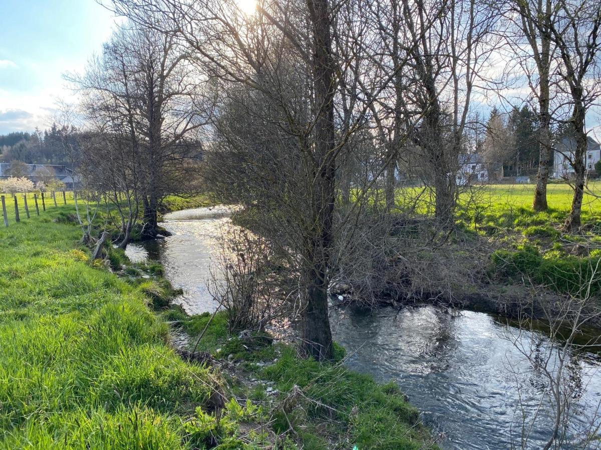 Le Héron - Gîte de charme avec rivière - 6 ou 10 personnes Fauvillers Esterno foto